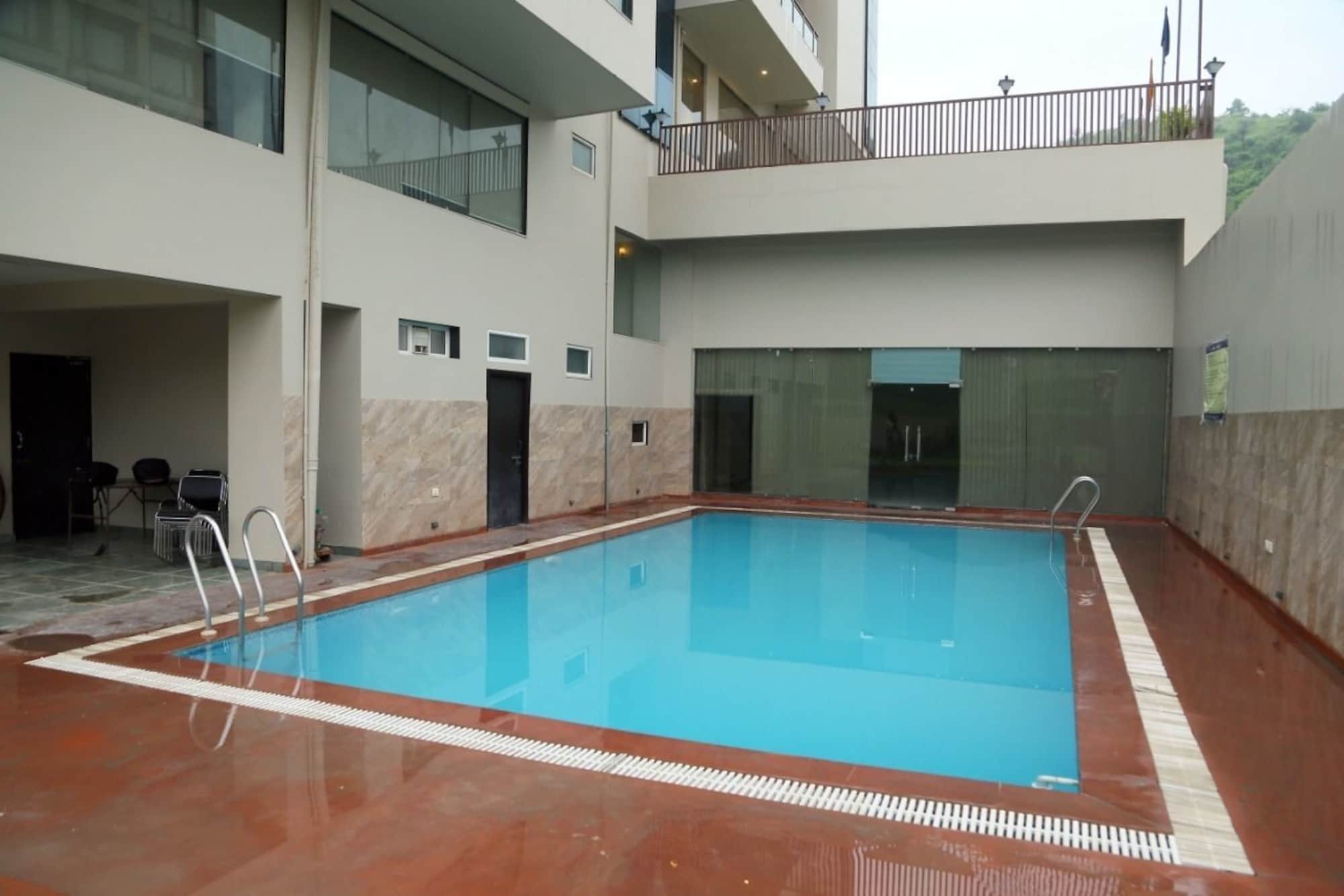 Tulip Le Grand Hotel Udaipur Exterior photo